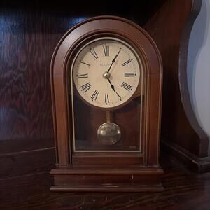 Bulova B7467 Hardwick Clock, Table top, Walnut Brown-tested Classic Timepiece